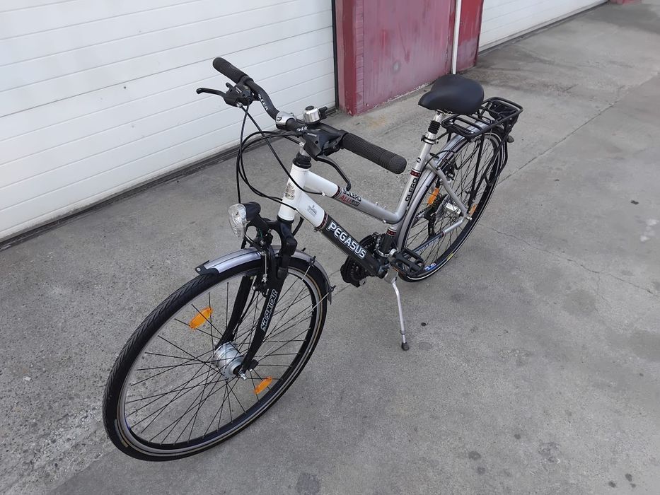 Vând bicicleta din aluminiu pentru damă