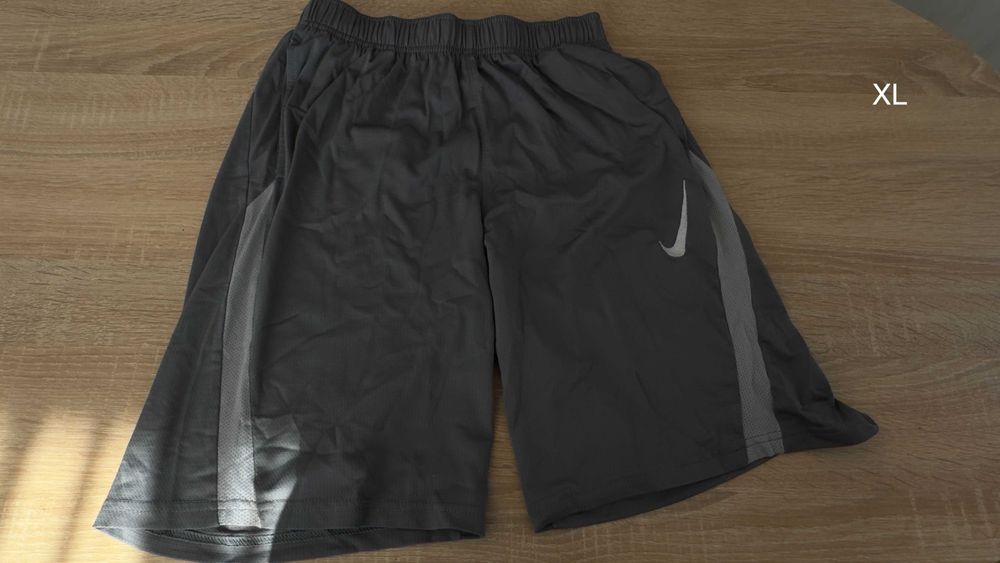 Мъжки спортни шорти Nike сиви XL, като нови