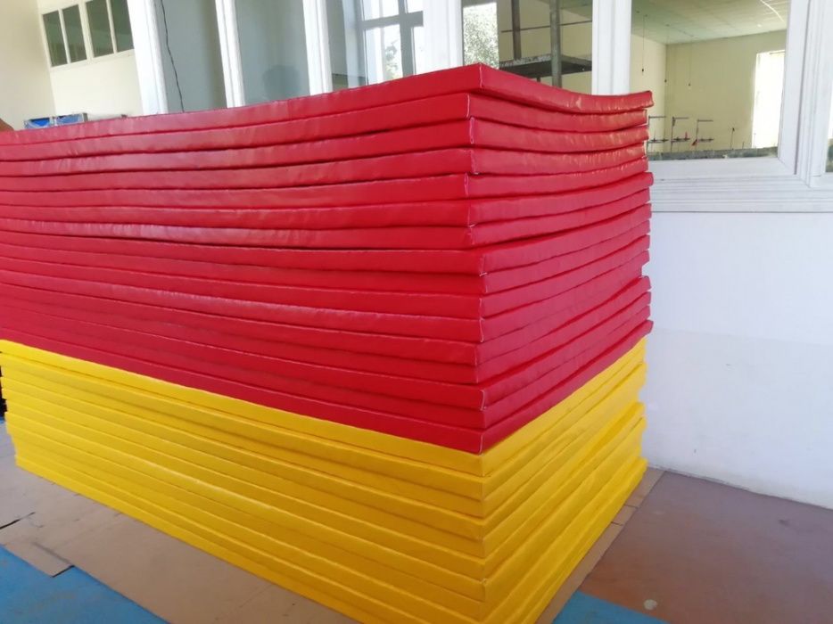 Борцовский ковер, татами, мат.