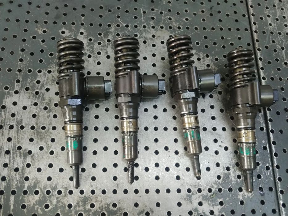 injector blb bre bkd  azv 2.0 tdi audi a3 8p a4 b7 vw golf 5   03g130073g