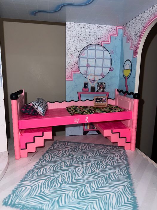 Căsuța LOL OMG pentru papusi