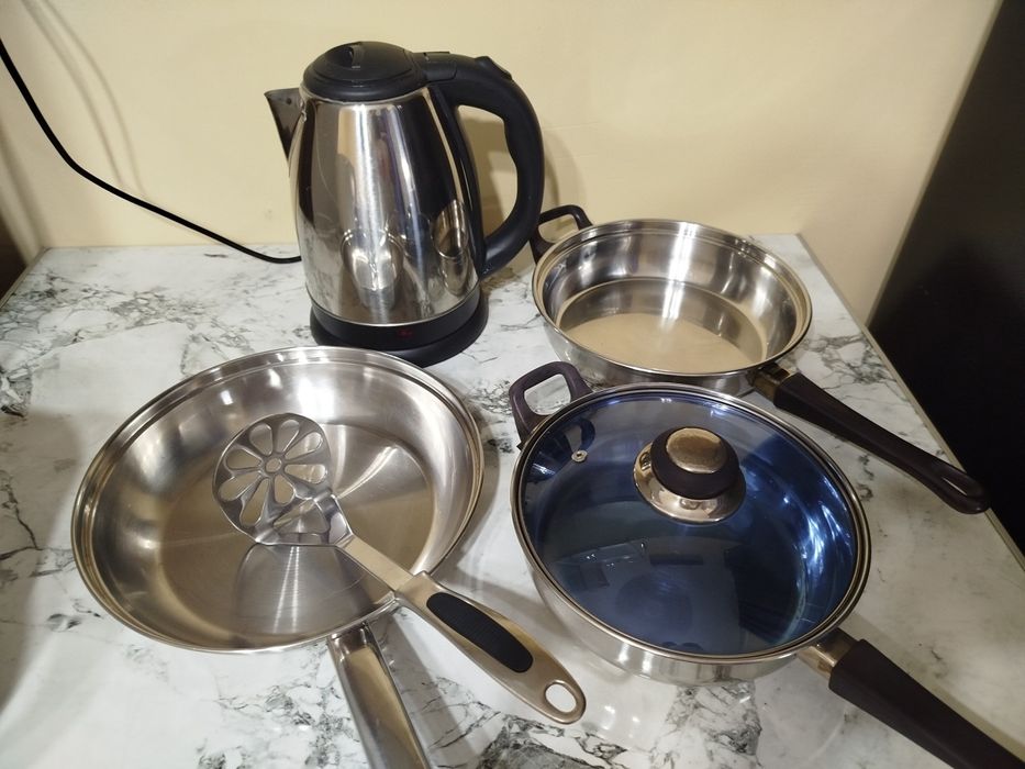 Набор сковородок,Эл .чайник