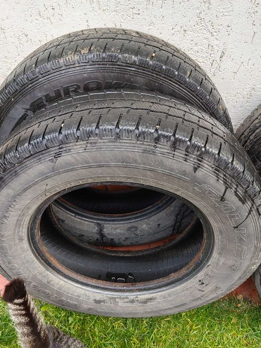 Vand 2 anvelope 205 75 16c si 2 anvelope 205 65 16c