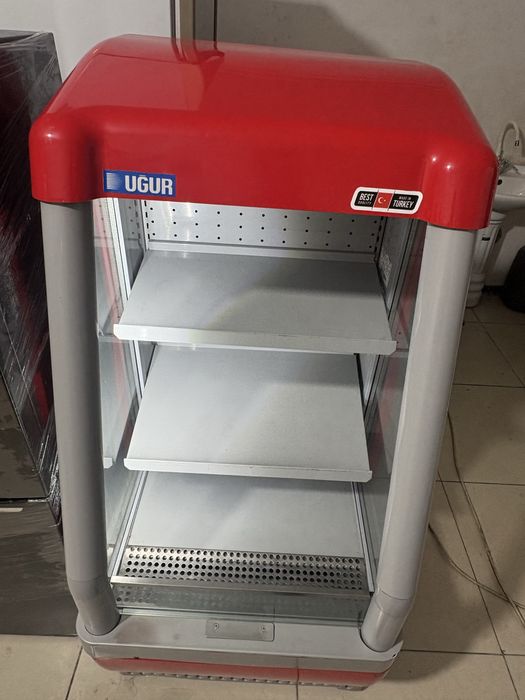 Продам витринный холодильник