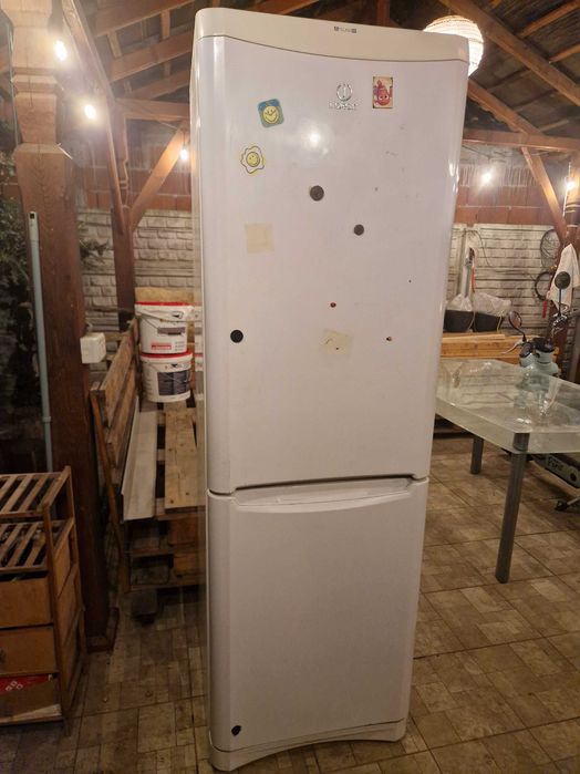 Frigider INDESIT tip combina cu congelator