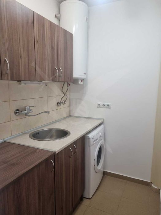 Дава се под наем Многостаен апартамент в Варна, Погреби - 98 кв.м за 657.9 € - Снимка #1