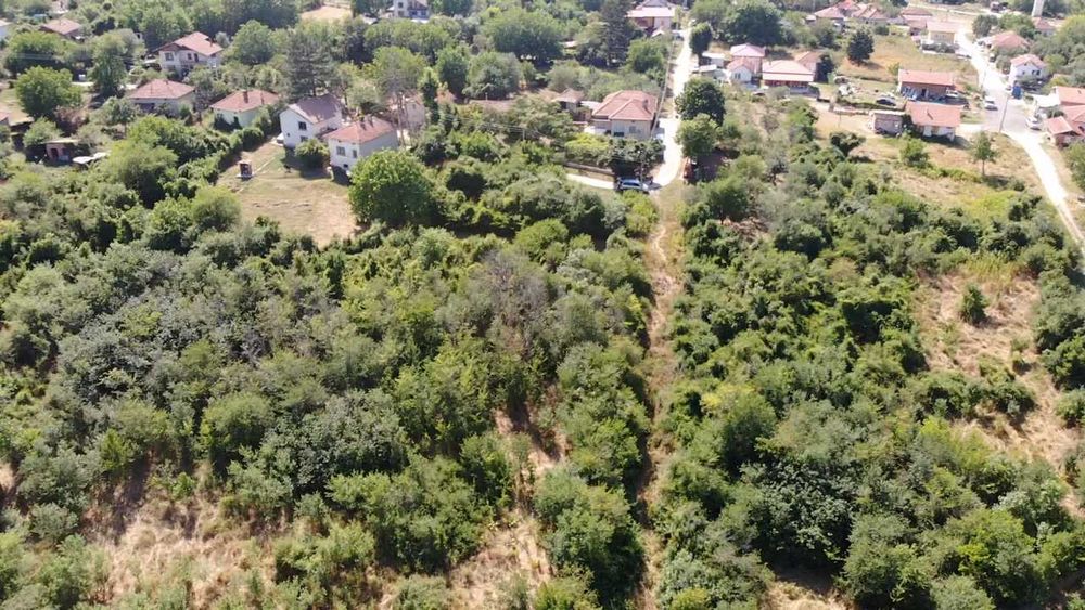 Панорамен парцел с невероятна гледка към Стара планина и язовир Добревци –  €17 500