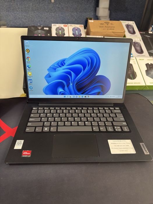 Lenova V14 G4 sotiladi