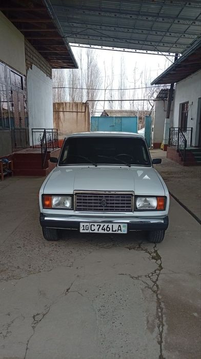 21 07 moshina ikkita joyida kraska bor ichiga otmagan