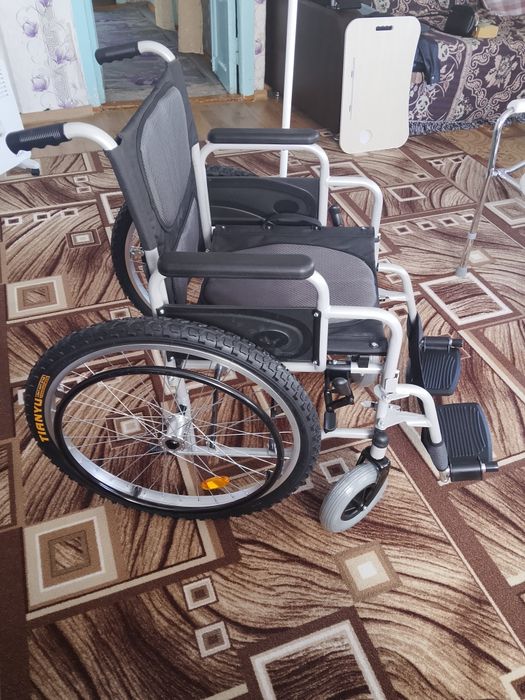Инвалидное кресло-коляска
