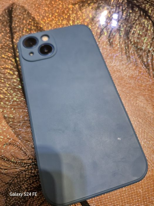 Продавам Айфон 13