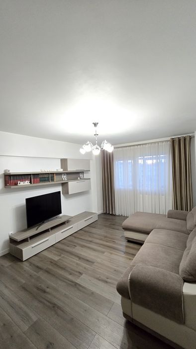 Apartament 3 camere decomandat, renovat, 2 bai, loc parcare, Gavana 3, direct proprietar