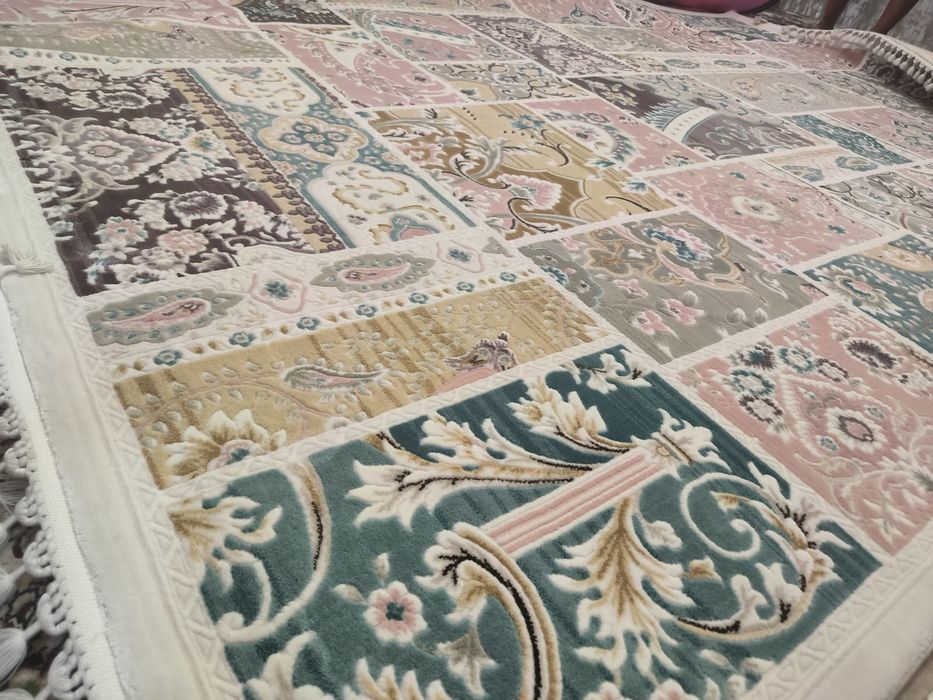 Продам ковер новый