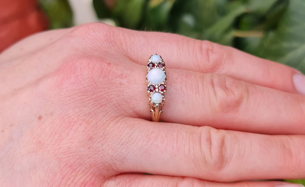 Inel vintage aur galben opale și granate naturale