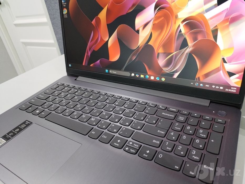 Lenovo IdeaPad 3 15ITL6 (82H8)