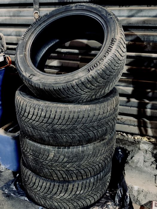 Зимни гуми Bridgestone Blizzak 285/45 R20.