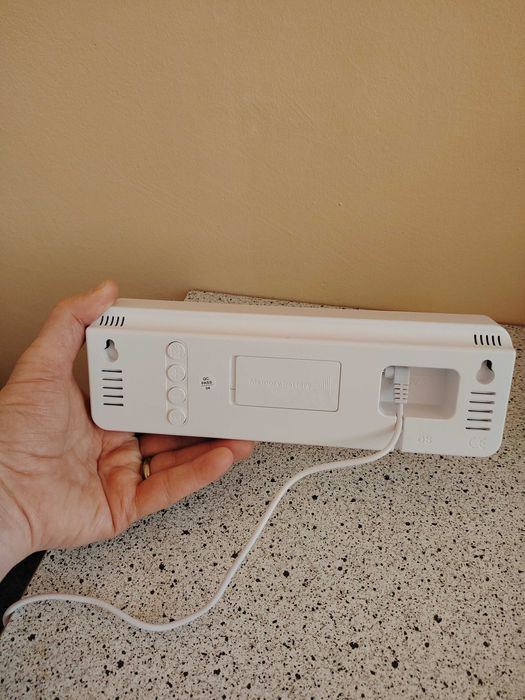 Ceas digital de perete LED cu higrometru