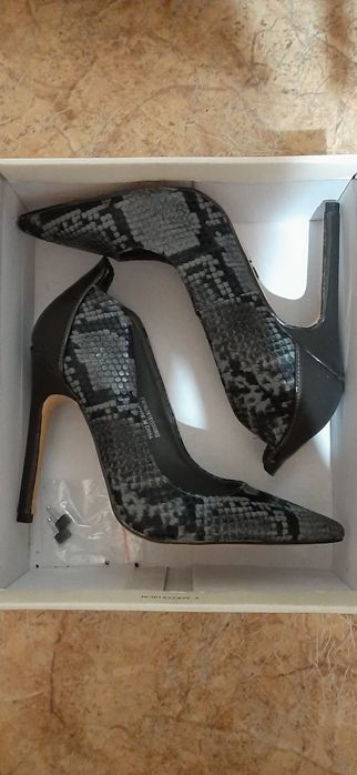 Продам туфли новые