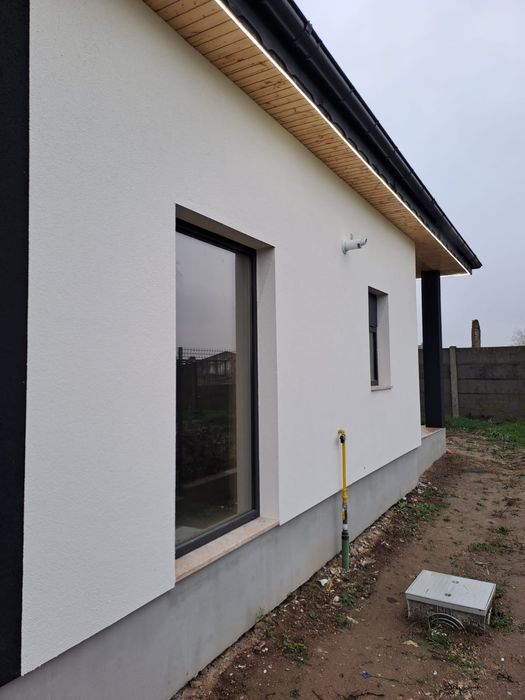 Casa moderna de vanzare