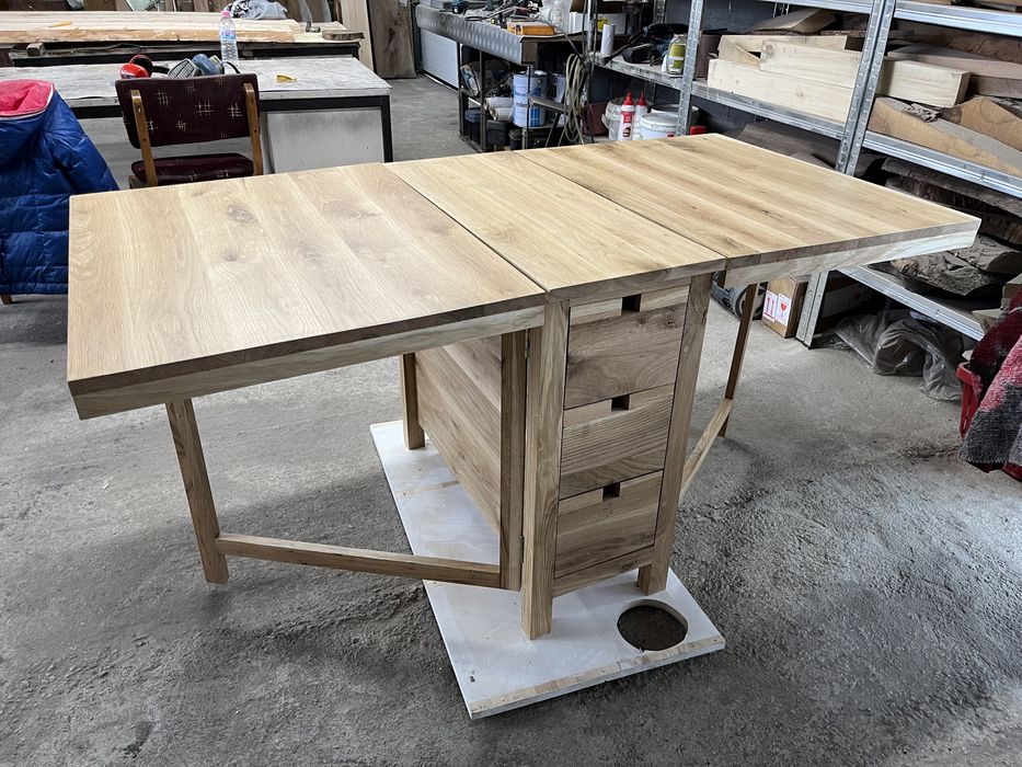 Сгъваема трапезна маса от дъб