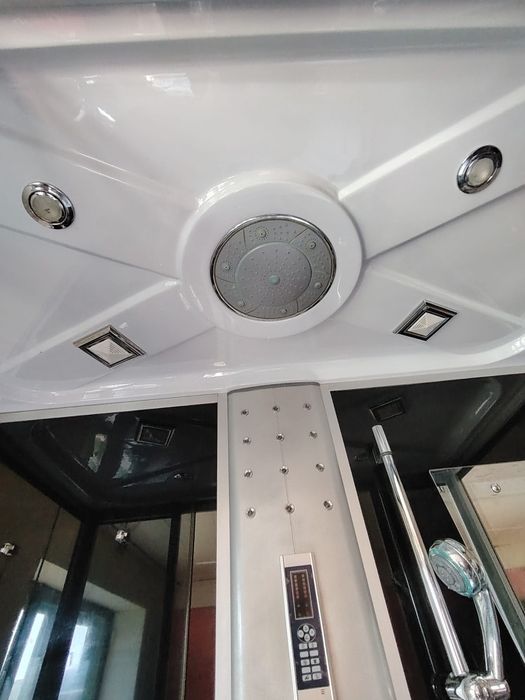 Cabină de duș cu hidromasaj și cadă