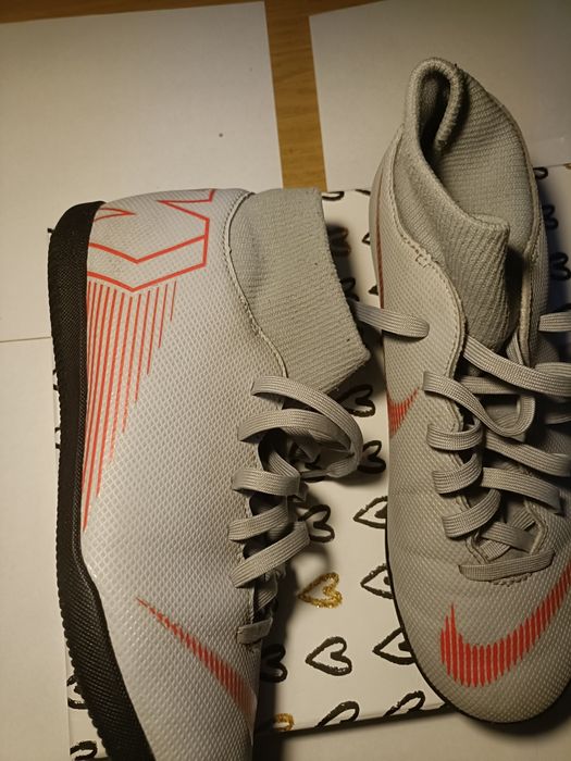 Ghete de fotbal Nike mercurial mărimea 39,pentru sintetic/sala