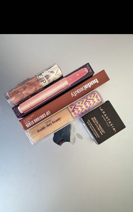 Косметика Huda Beauty, Sephora, Tarte, Anastasia Beverly hills