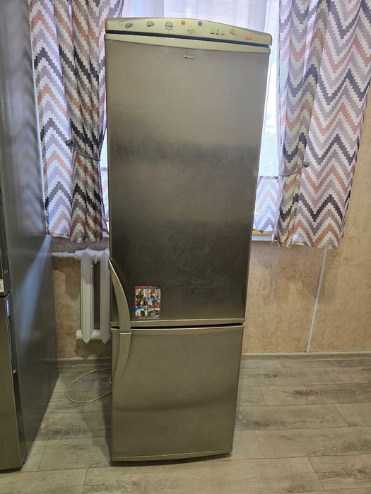 Холодильник б/у в хорошем состаянии