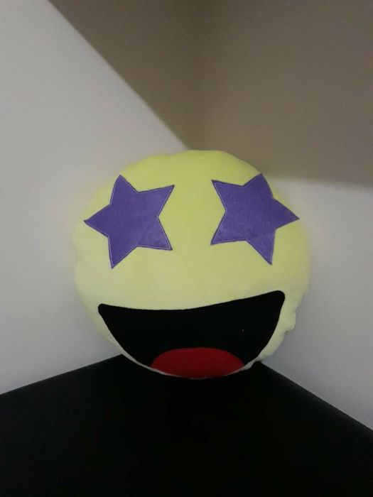 Емотикон-възглавничка