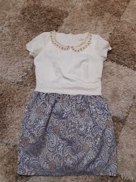 Rochie ocazie eleganta cu perlute la guler, marimea 40