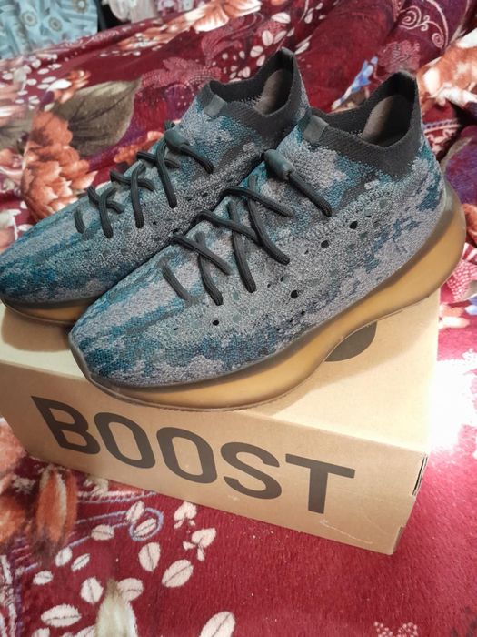 Yeezy Boost 380 cu cutie