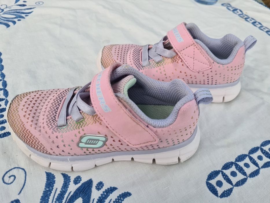 Adidași Skechers fetițe 25