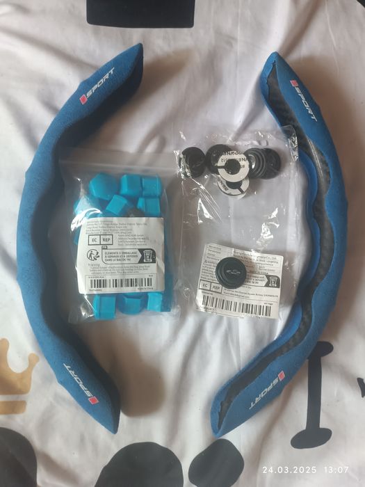 Продам аксессуары.