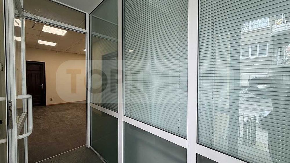 Дава се под наем Офис в Варна, Център - 85 кв.м за 797.64 € - Снимка #1