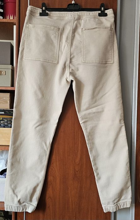 Pantaloni jogger Leftiesman, măsura 38,bej