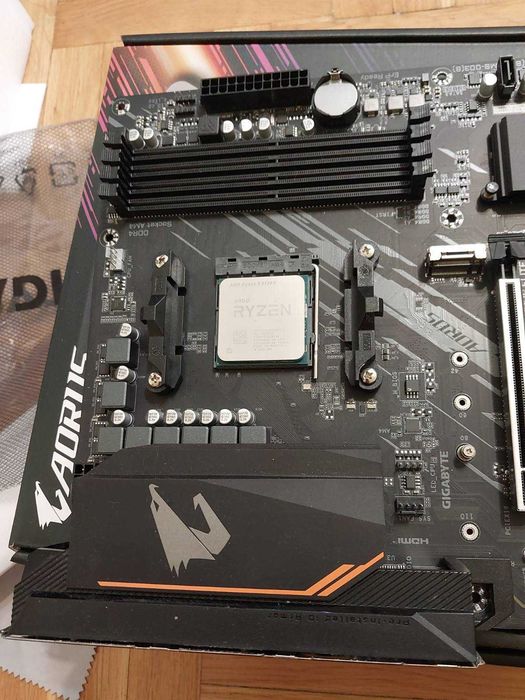 AMD Ryzen 9 5900X + Gigabyte B550M Aorus Elite
