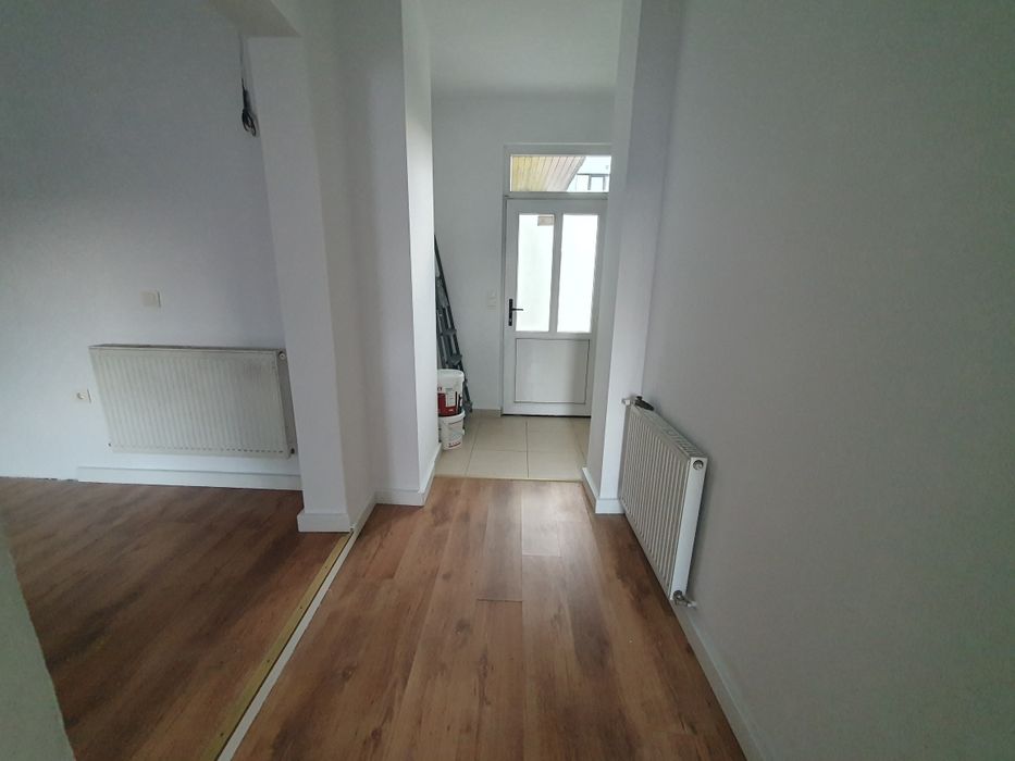 Închiriez apartament/birou la casa zona CBC/Farmec