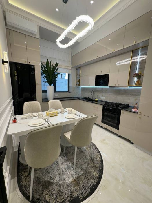 3/1/7 Паркентский Мирзо Улугбек, ЖК Oq Saroy, мебель техника, 75м2