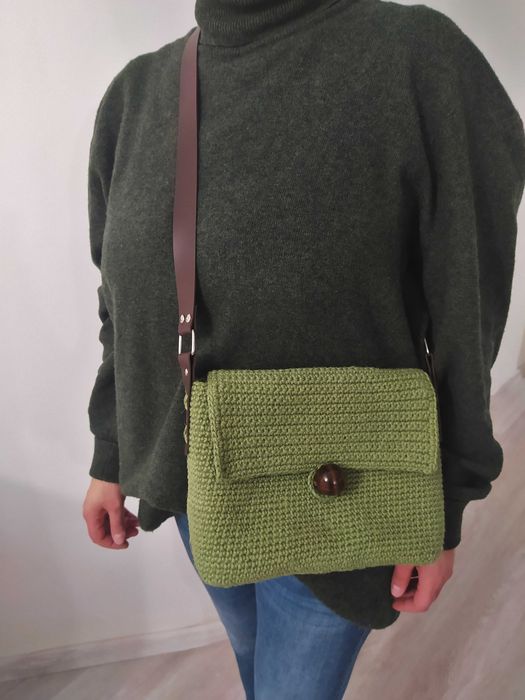 Плетени дамски чанти през рамо от юта