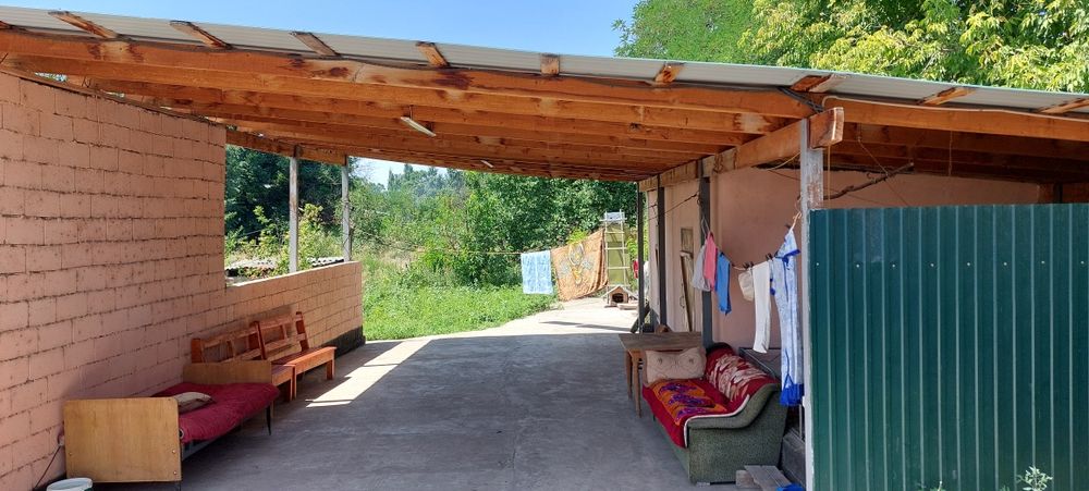 Продаются два больших дома