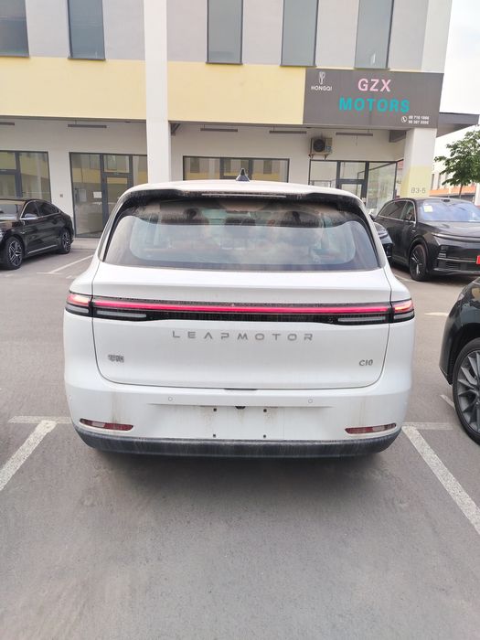 Leapmotor c10 Hybrid restayling, dop opsiya li hamma rangi bor