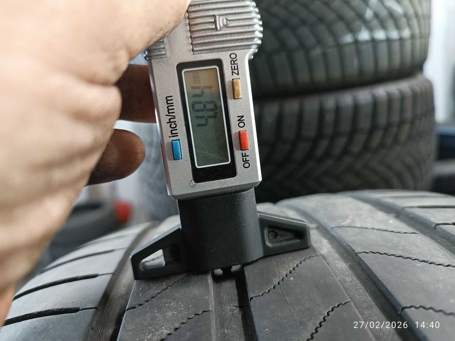 2бр.летни гуми 235/45/18 Bridgestone