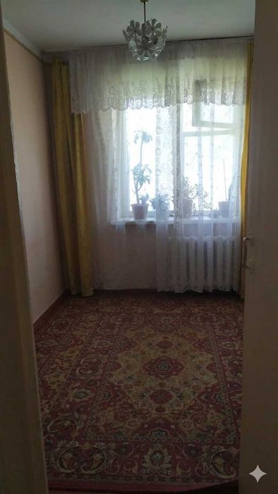 Продам свою 3х-комнатная на Чиланзаре,Ак-Тепе. Своя парковка и огород.