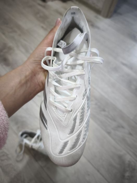 Продам футбольные бутсы