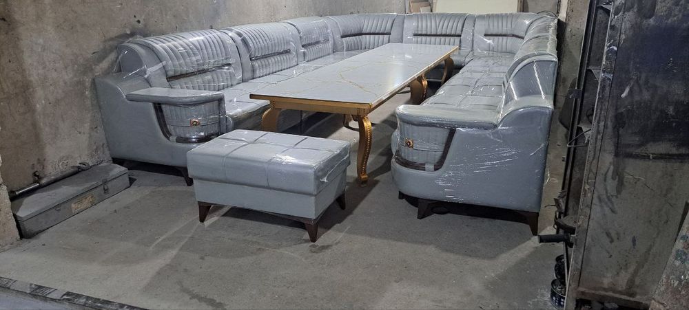 Yumshoq mebel ugaloq