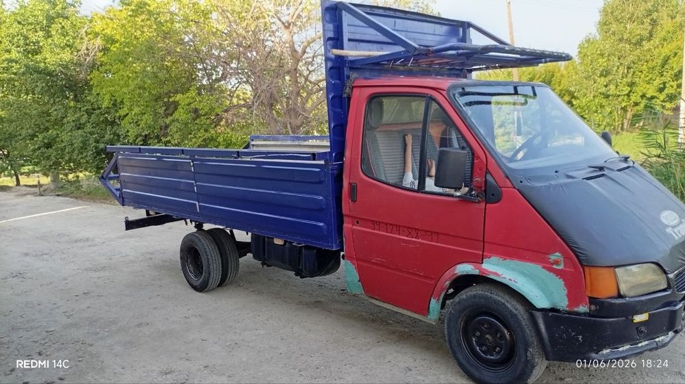 Ford transit sotiladi