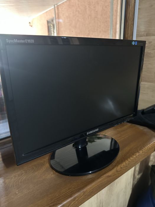 Монитор Samsung