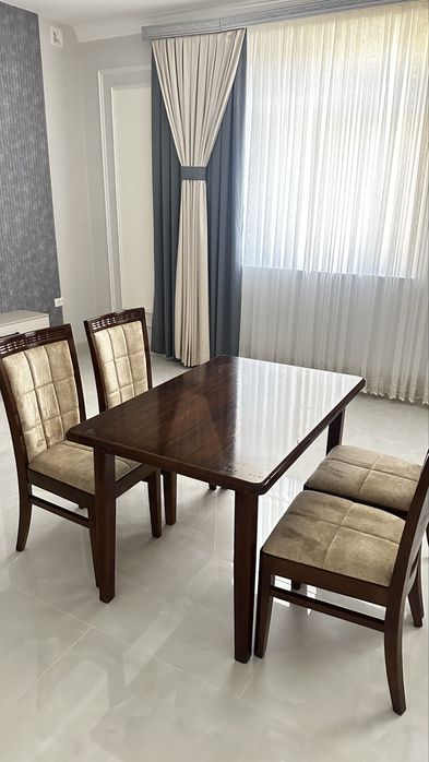 Продаются комплекты из столов и стульев