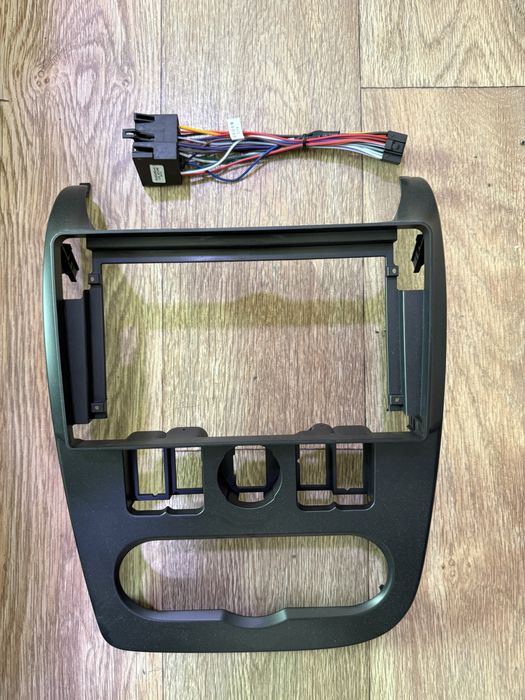 Лада ларгус манитор рамка