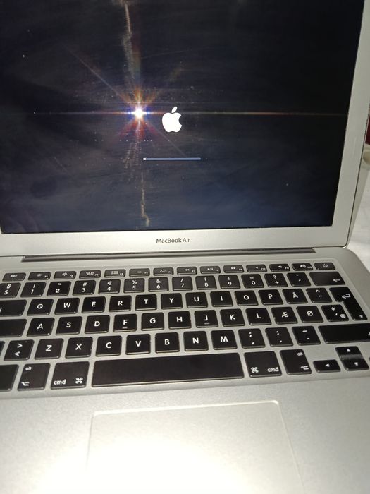 Macbook Air 13 foarte bun